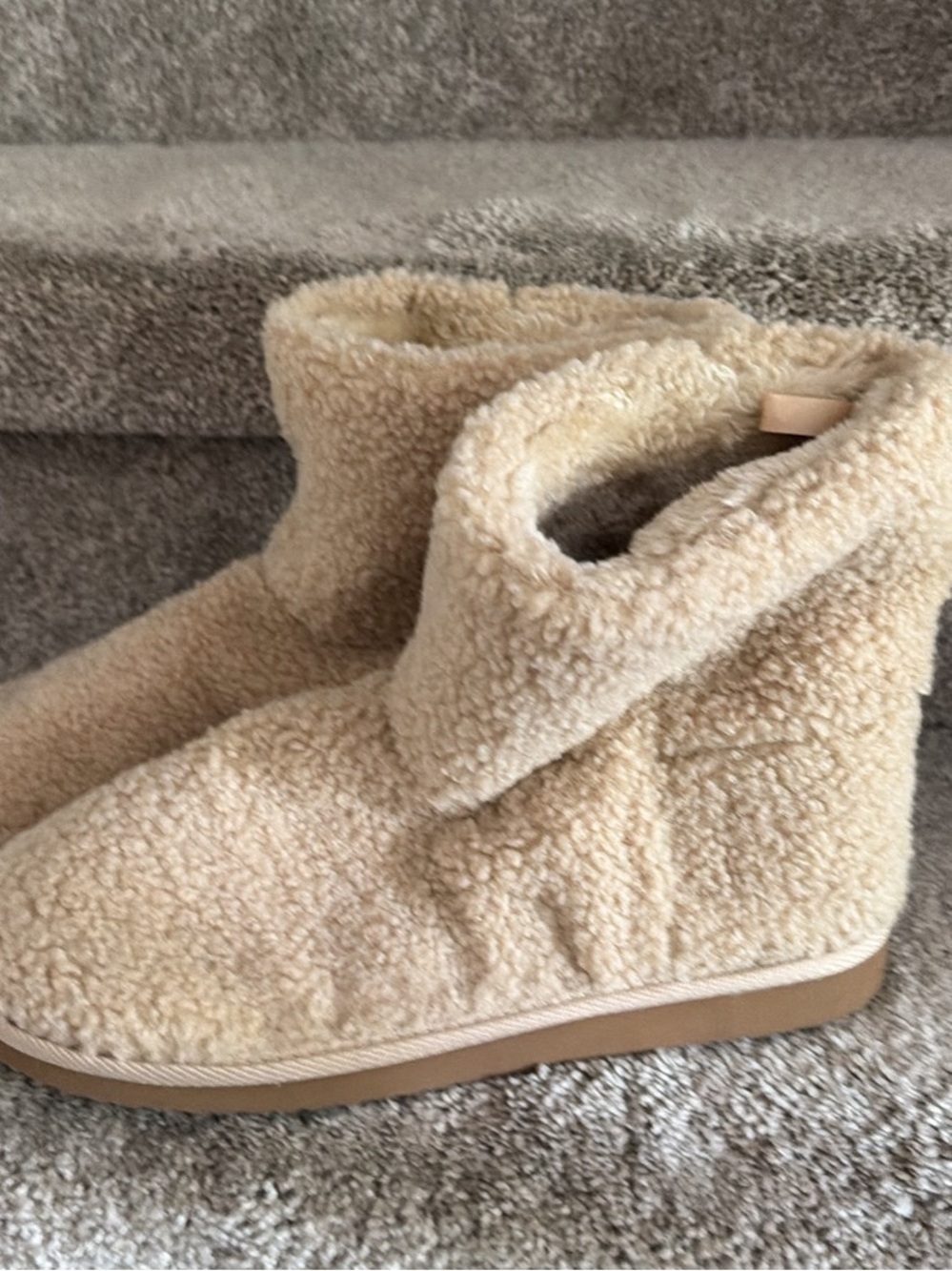 NEW Old Navy Ladies Sherpa Style Slipper Boots Size 9